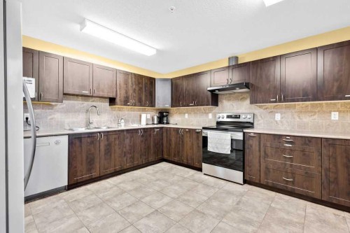 118-428 Chaparral Ravine View Se, Calgary, AB - Indoor Photo Showing Kitchen