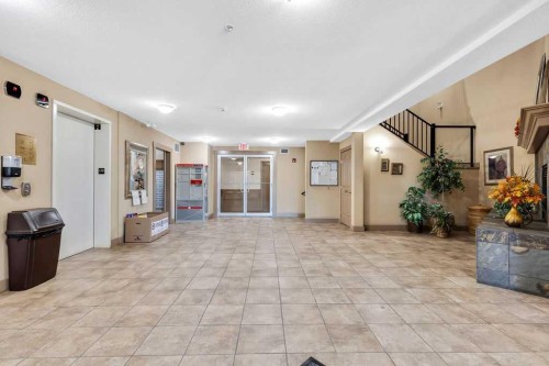 118-428 Chaparral Ravine View Se, Calgary, AB - Indoor Photo Showing Other Room