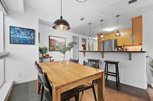 305-836 15 Avenue Sw, Calgary, AB - Indoor Photo Showing Dining Room