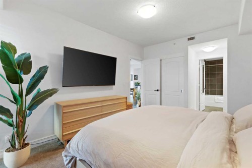 305-836 15 Avenue Sw, Calgary, AB - Indoor Photo Showing Bedroom