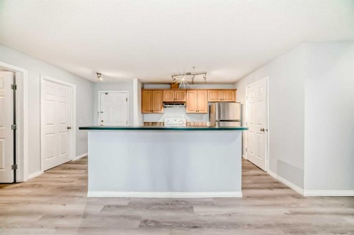 311-290 Shawville Way Se, Calgary, AB - Indoor Photo Showing Kitchen