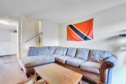 28 Abergale Close Ne, Calgary, AB - Indoor Photo Showing Living Room