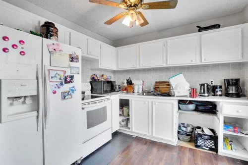 28 Abergale Close Ne, Calgary, AB - Indoor Photo Showing Kitchen