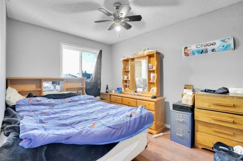 28 Abergale Close Ne, Calgary, AB - Indoor Photo Showing Bedroom