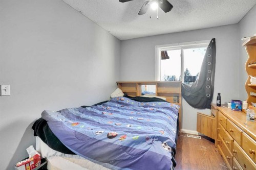 28 Abergale Close Ne, Calgary, AB - Indoor Photo Showing Bedroom