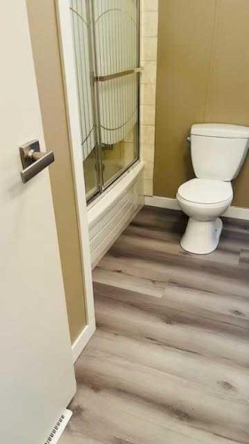 8 29415 Range Rd 52,, Rural Mountain View County, AB - Indoor Photo Showing Bathroom