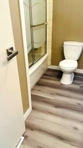 8 29415 Range Rd 52,, Rural Mountain View County, AB - Indoor Photo Showing Bathroom