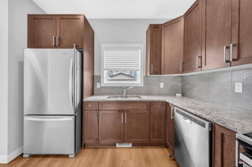 43 Cornerbrook Gate Ne, Calgary, AB - Indoor Photo Showing Kitchen