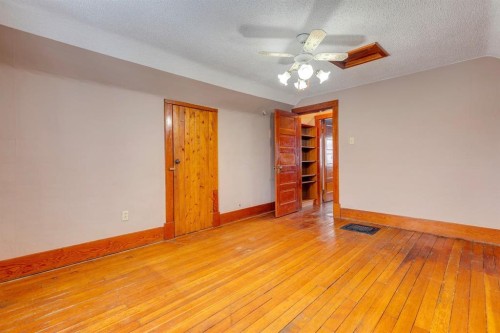 77 Elma Street West, Okotoks, AB - Indoor Photo Showing Other Room