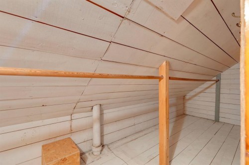 77 Elma Street West, Okotoks, AB - Indoor Photo Showing Other Room