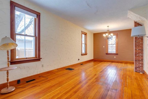 77 Elma Street West, Okotoks, AB - Indoor Photo Showing Other Room