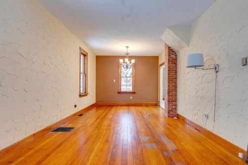 77 Elma Street West, Okotoks, AB - Indoor Photo Showing Other Room