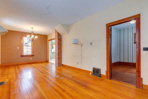 77 Elma Street West, Okotoks, AB - Indoor Photo Showing Other Room