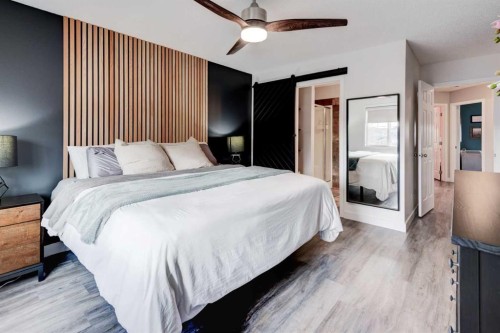 44 New Brighton Landing Se, Calgary, AB - Indoor Photo Showing Bedroom