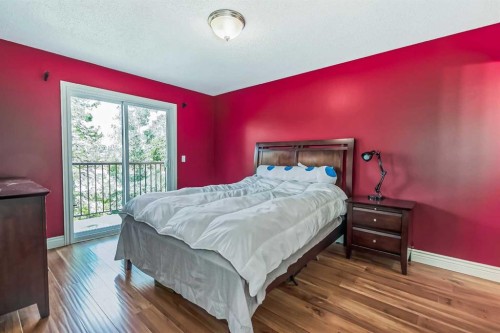 55 Bermuda Close Nw, Calgary, AB - Indoor Photo Showing Bedroom