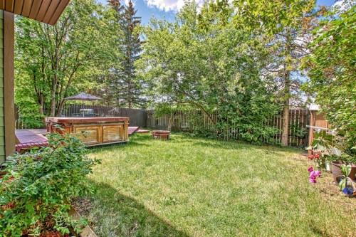55 Bermuda Close Nw, Calgary, AB - Outdoor