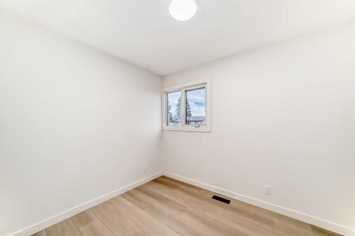1242 Mardale Drive Ne, Calgary, AB - Indoor Photo Showing Other Room