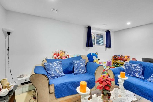 56 Country Village Manor Ne, Calgary, AB - Indoor