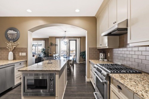 111 Marquis Cove Se, Calgary, AB - Indoor Photo Showing Kitchen With Upgraded Kitchen