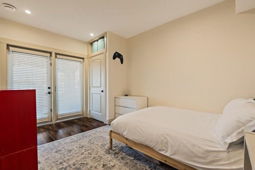 111 Marquis Cove Se, Calgary, AB - Indoor Photo Showing Bedroom