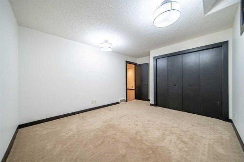 73 Quarry Way Se, Calgary, AB 