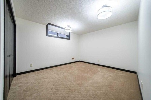 73 Quarry Way Se, Calgary, AB 