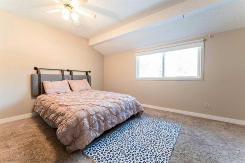 1101-829 Coach Bluff Crescent Sw, Calgary, AB - Indoor Photo Showing Bedroom