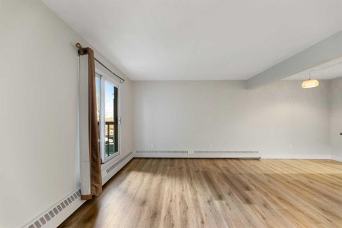 310-2204 1 Street Sw, Calgary, AB - Indoor Photo Showing Other Room