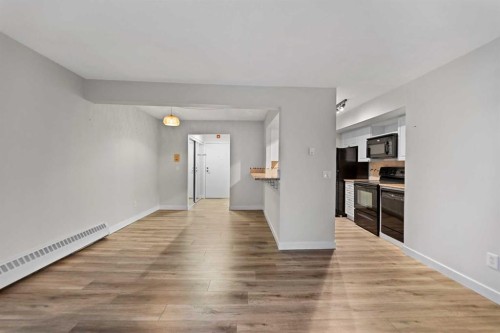 310-2204 1 Street Sw, Calgary, AB - Indoor Photo Showing Other Room