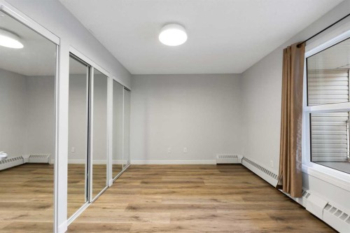 310-2204 1 Street Sw, Calgary, AB - Indoor Photo Showing Other Room