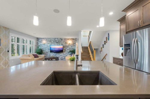 2233 Bayside Circle Sw, Airdrie, AB - Indoor Photo Showing Kitchen