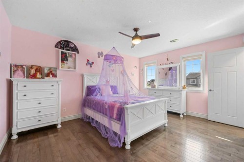 2233 Bayside Circle Sw, Airdrie, AB - Indoor Photo Showing Bedroom