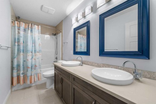 2233 Bayside Circle Sw, Airdrie, AB - Indoor Photo Showing Bathroom