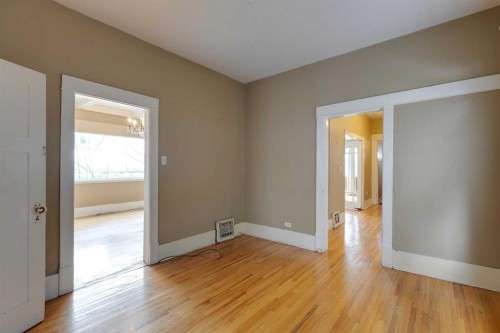 3226 7 Street Sw, Calgary, AB - Indoor Photo Showing Other Room