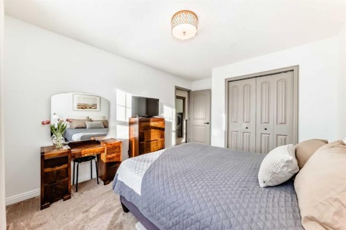 135 Autumn Close Se, Calgary, AB - Indoor Photo Showing Bedroom