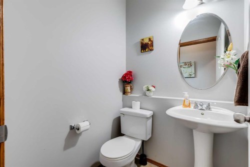 144 Bow Ridge Drive, Cochrane, AB - Indoor Photo Showing Bathroom
