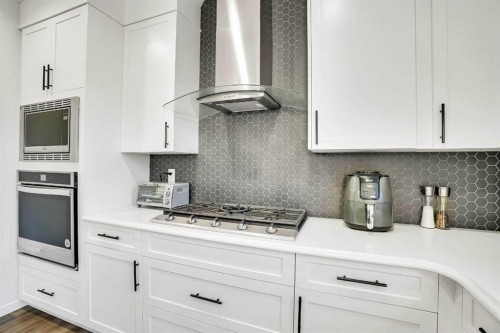 41 Howse Heights Ne, Calgary, AB - Indoor Photo Showing Kitchen