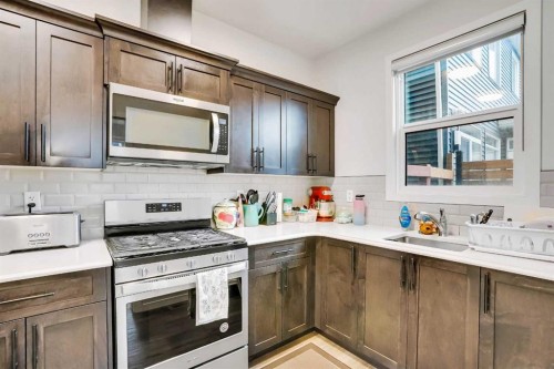 41 Howse Heights Ne, Calgary, AB - Indoor Photo Showing Kitchen
