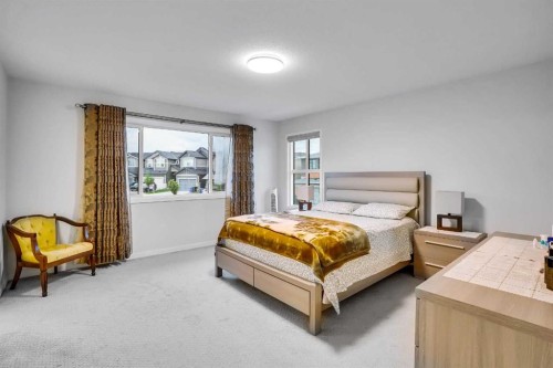 41 Howse Heights Ne, Calgary, AB - Indoor Photo Showing Bedroom