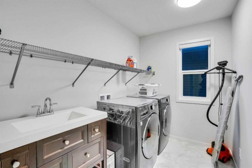 41 Howse Heights Ne, Calgary, AB - Indoor Photo Showing Laundry Room