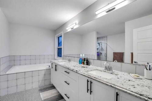 41 Howse Heights Ne, Calgary, AB - Indoor Photo Showing Bathroom