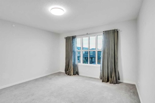 41 Howse Heights Ne, Calgary, AB - Indoor Photo Showing Other Room