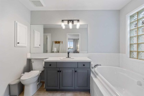 143 Prestwick Heath Se, Calgary, AB - Indoor Photo Showing Bathroom