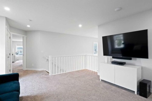 21 Seton Parade Se, Calgary, AB - Indoor Photo Showing Other Room
