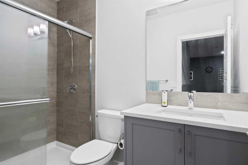 21 Seton Parade Se, Calgary, AB - Indoor Photo Showing Bathroom