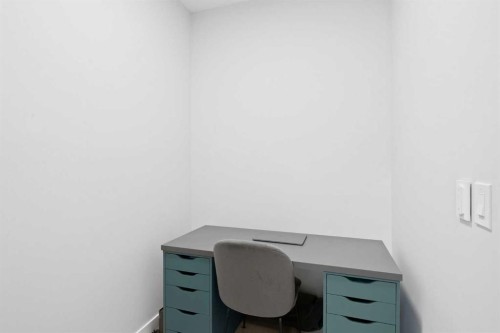 21 Seton Parade Se, Calgary, AB - Indoor Photo Showing Office