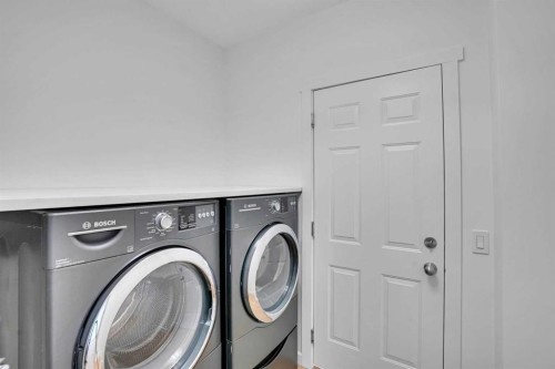 30 New Brighton Circle Se, Calgary, AB - Indoor Photo Showing Laundry Room