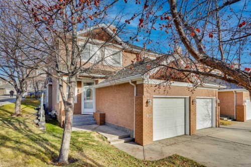 103 Royal Manor NW Calgary, AB T3G 5T5