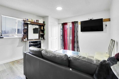 63 Martinbrook Road Ne, Calgary, AB - Indoor