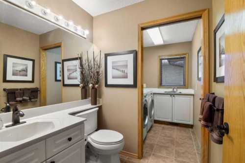 2331 Morris Crescent Se, Airdrie, AB - Indoor Photo Showing Bathroom